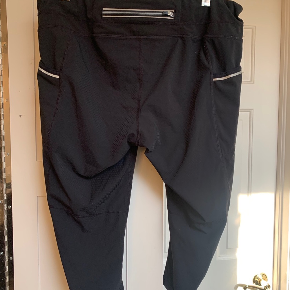 Athleta Capri - Picture 2 of 3